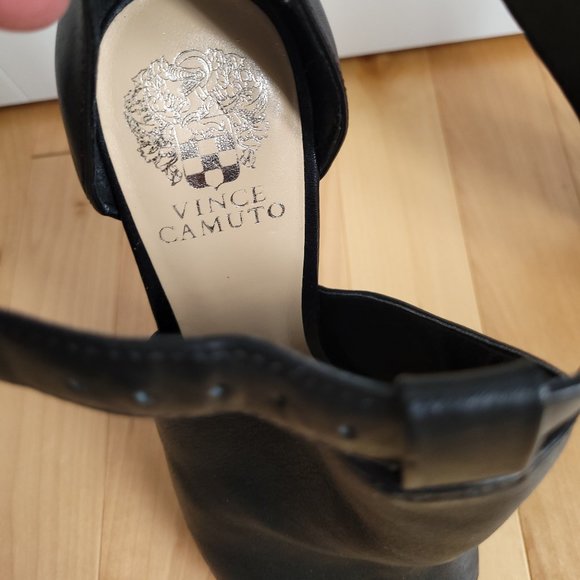 Vince Camuto  "Adaren" Heeled Sandal - Size 9 - Picture 5 of 9